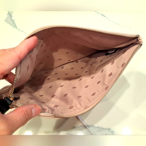 Kate Spade Leather Clutch Black Tassel On ZIPPER Multi Purpose Case - Picture 5 of 8